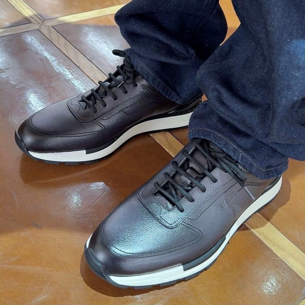 패스트 트랙 스니커즈 (Fast Track Sneakers)