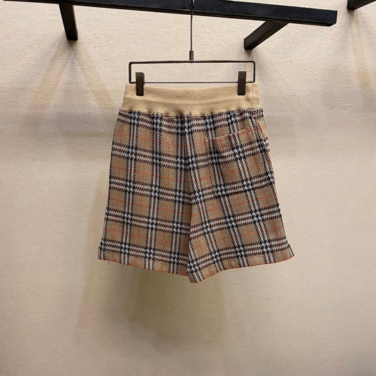 플레드 반바지 (plaid shorts)