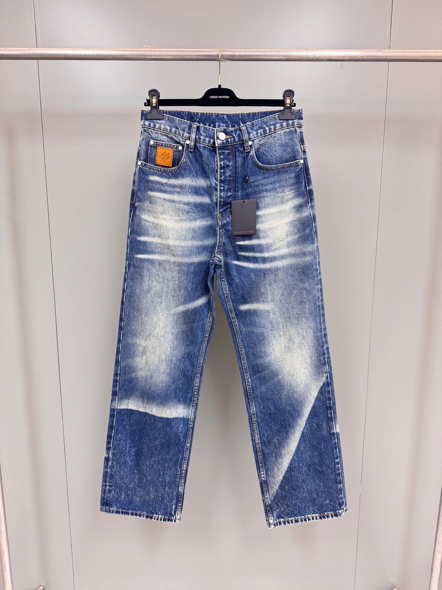 누벅 청바지 (nubuck jeans)