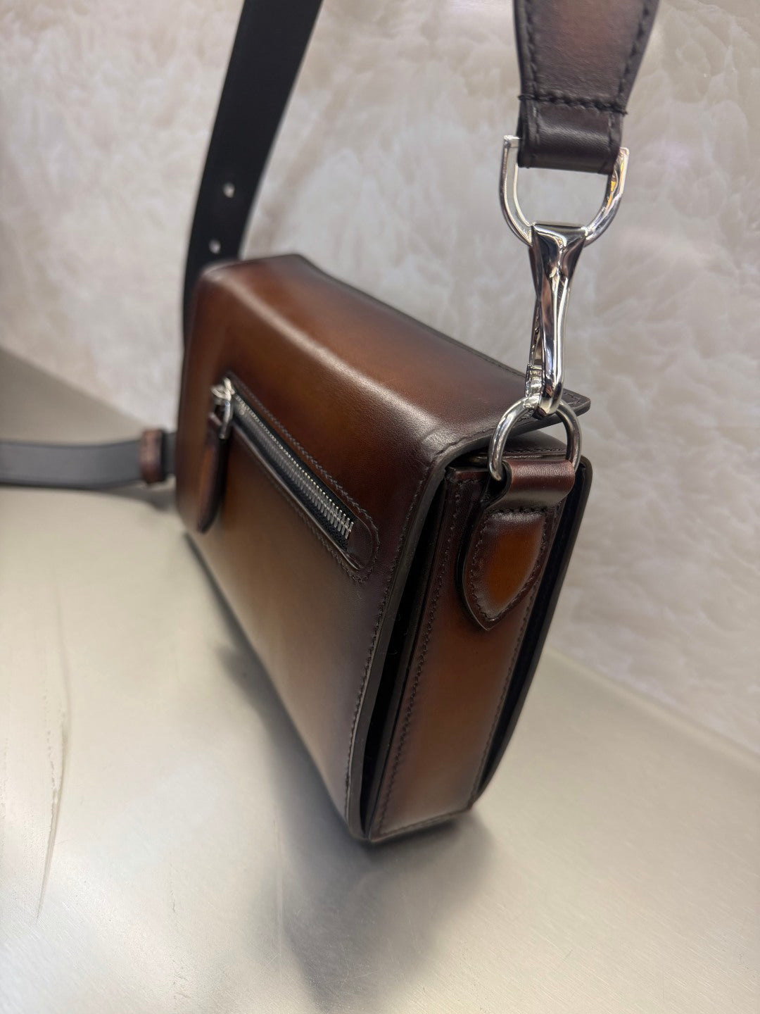 주르 드 포슈 메신저백 (Jour De Poche Messenger bag)