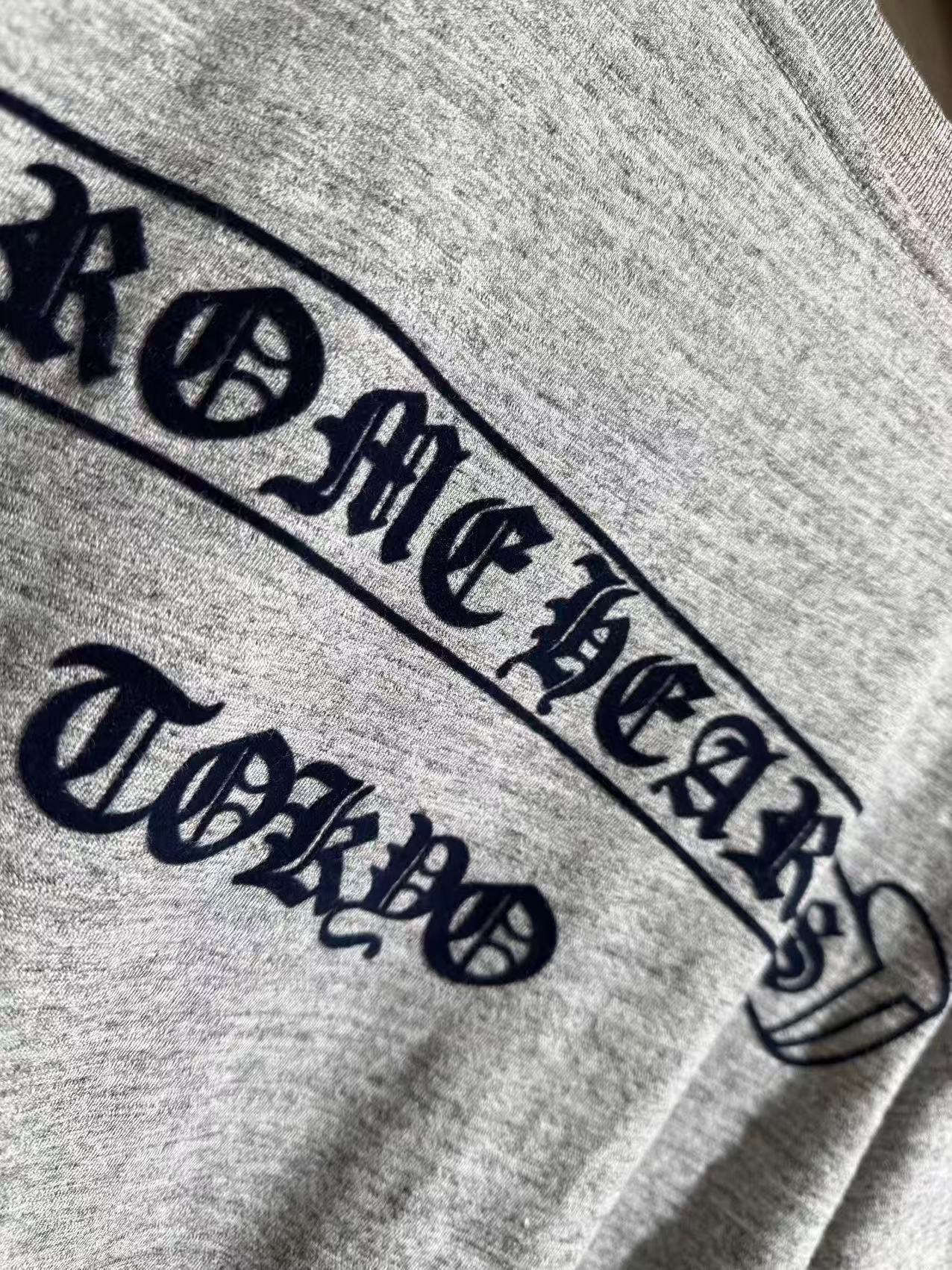헤더 그레이 티셔츠 (heather gray t-shirt)