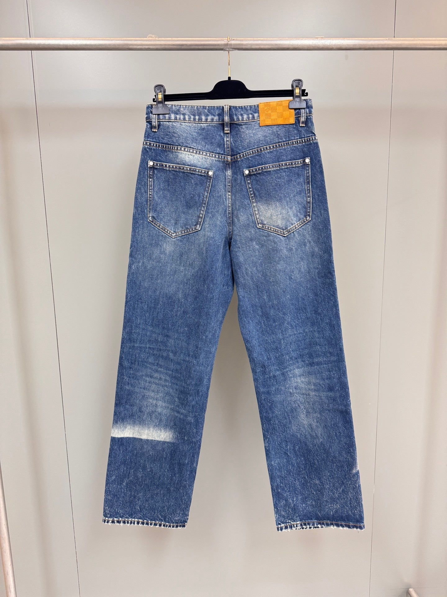 누벅 청바지 (nubuck jeans)
