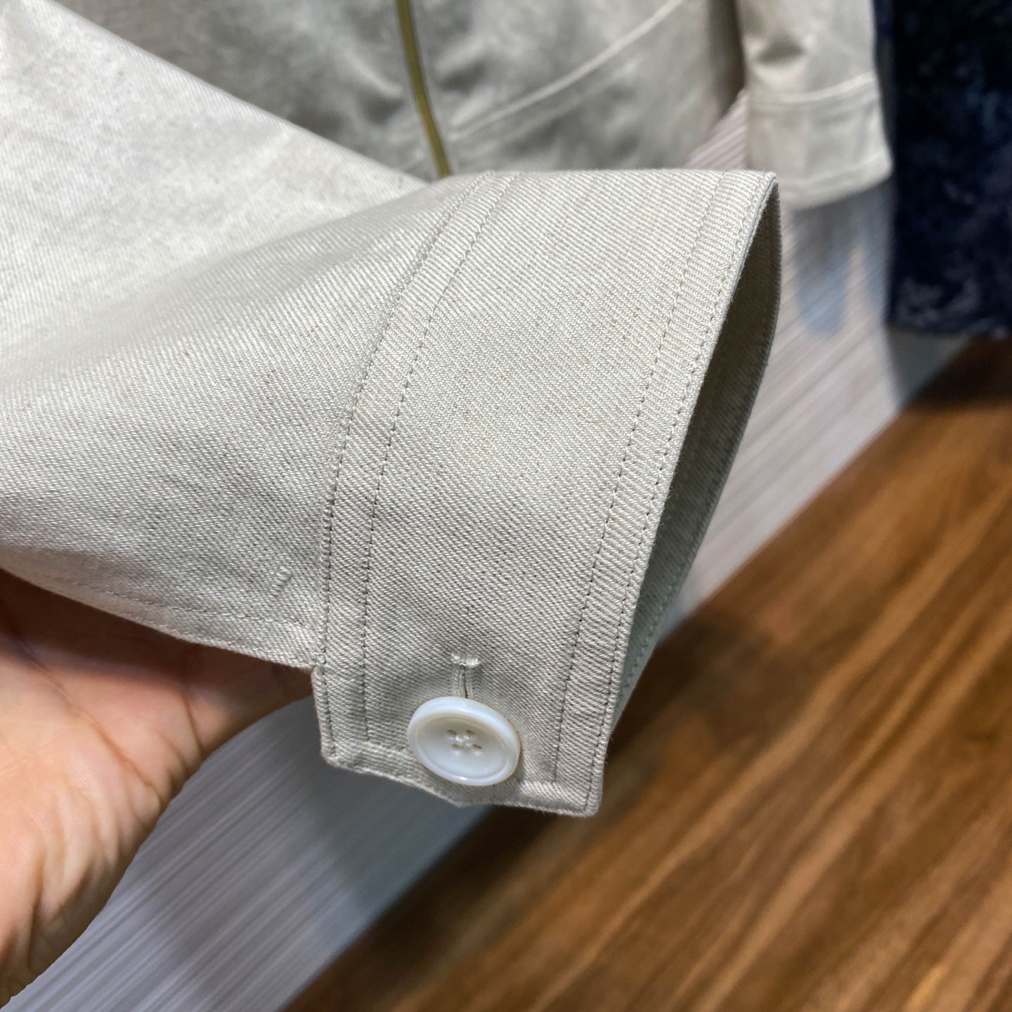 라벨 자켓 (label jacket)