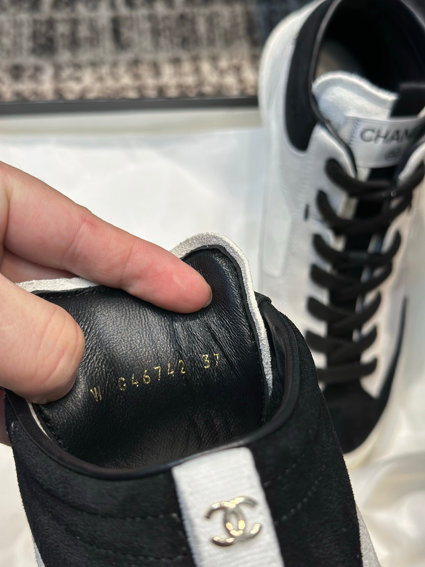 스웨이드 하이스니커즈 (Suede high sneakers)