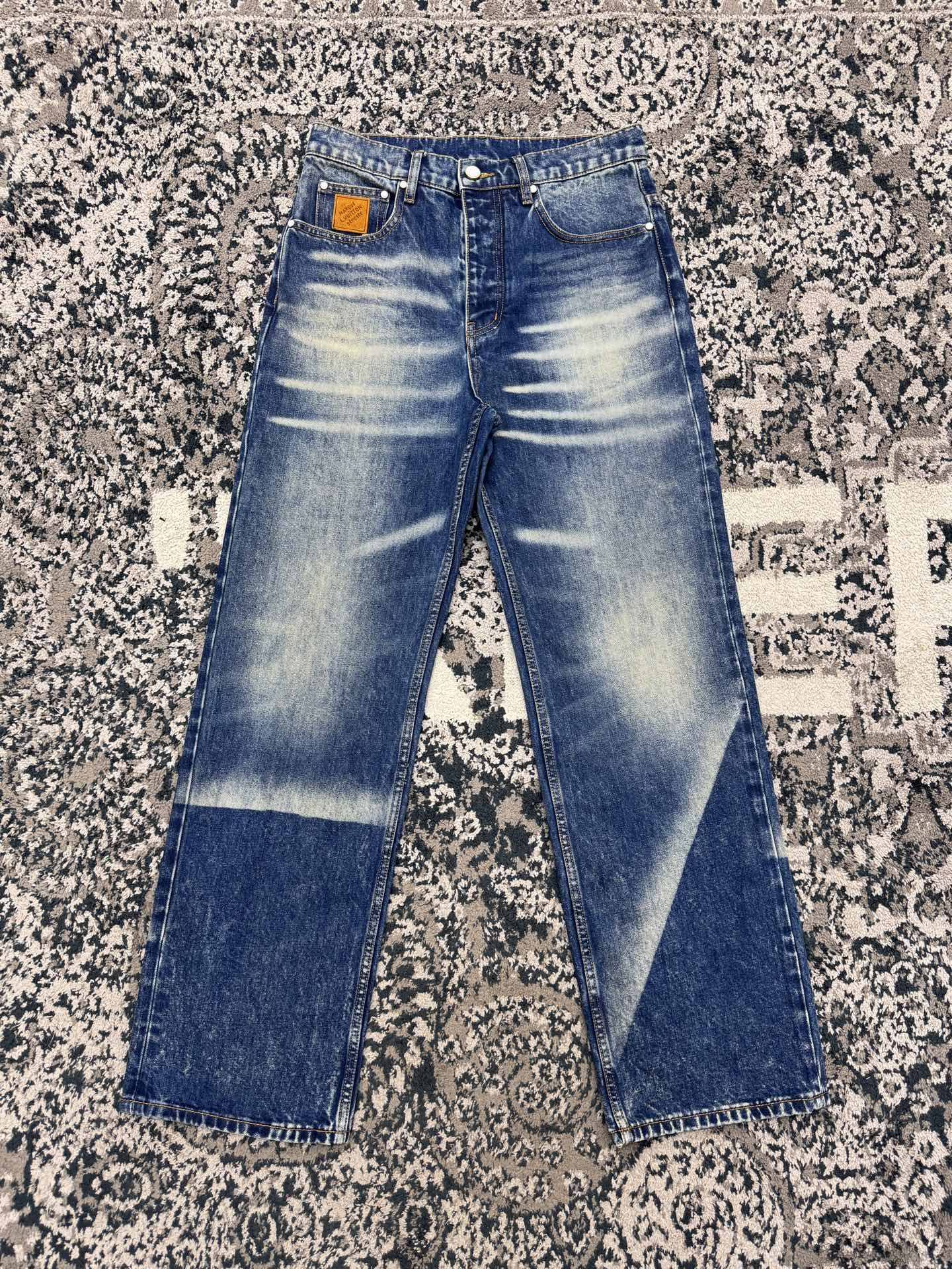 누벅 청바지 (nubuck jeans)