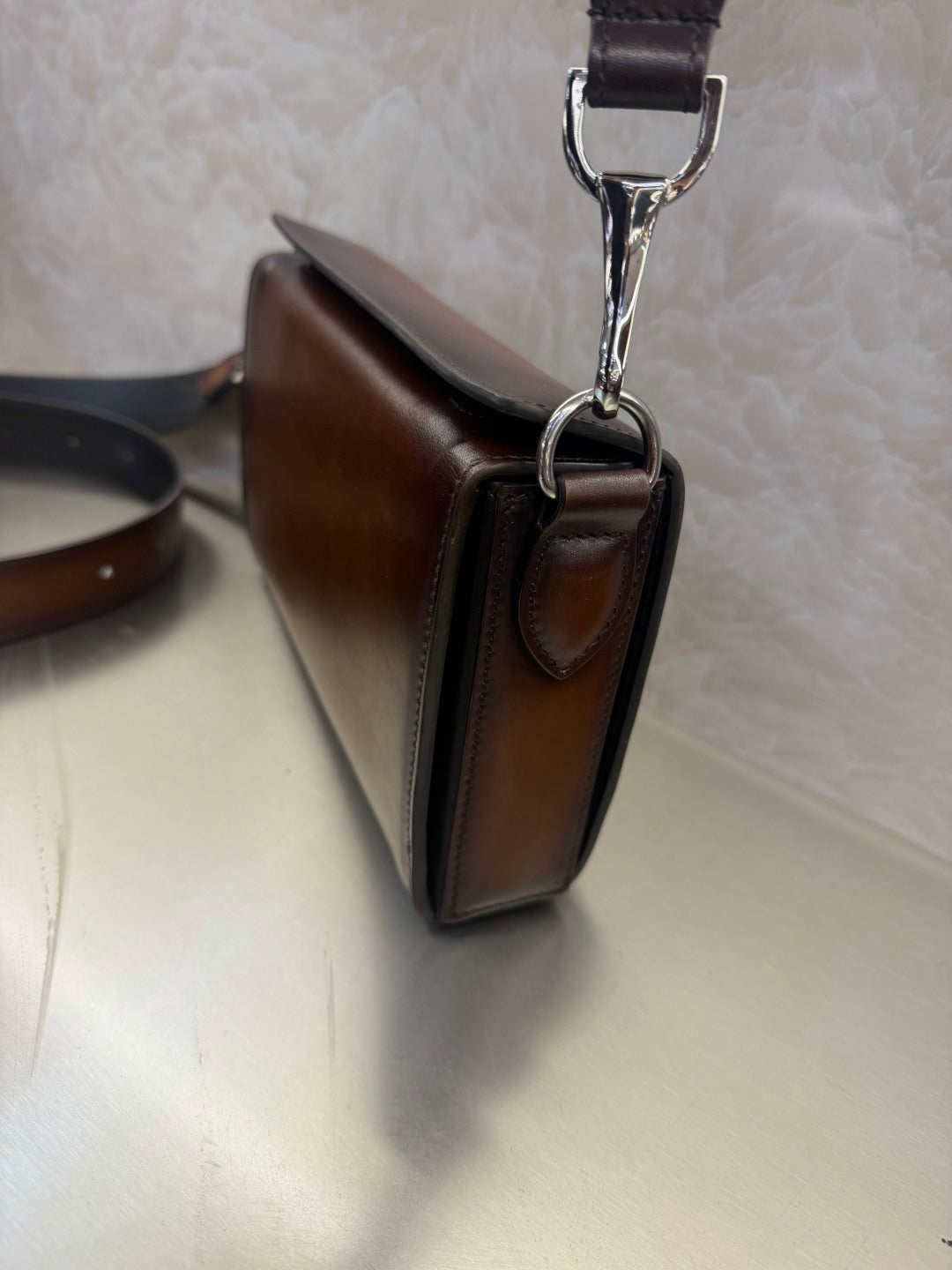 주르 드 포슈 메신저백 (Jour De Poche Messenger bag)