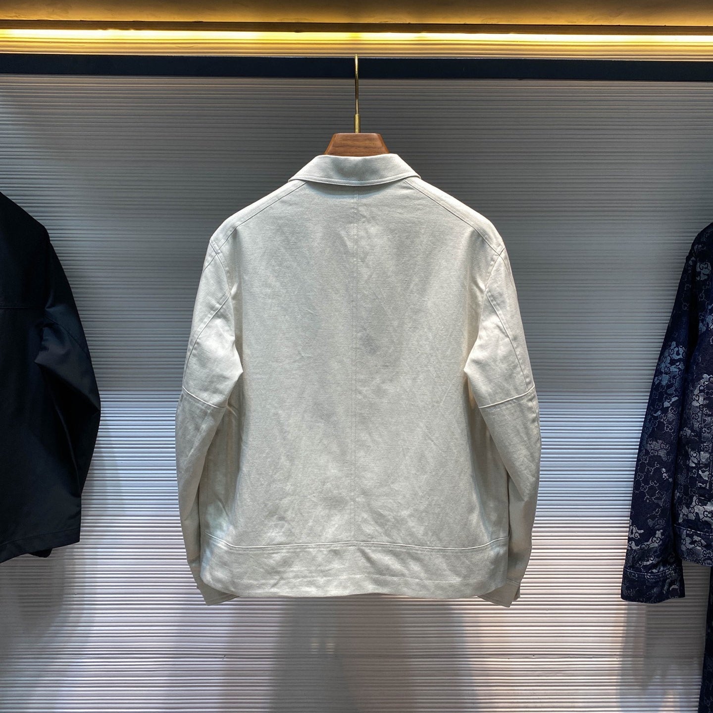 라벨 자켓 (label jacket)