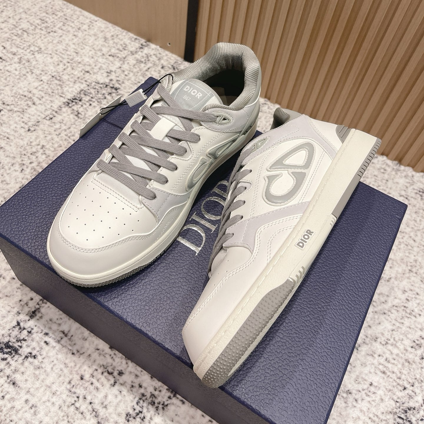 B57 스니커즈 (B57 sneakers)