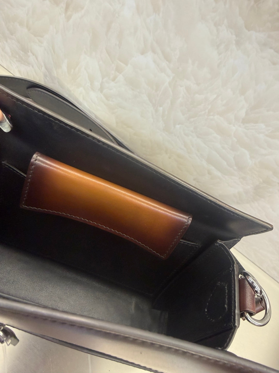 주르 드 포슈 메신저백 (Jour De Poche Messenger bag)