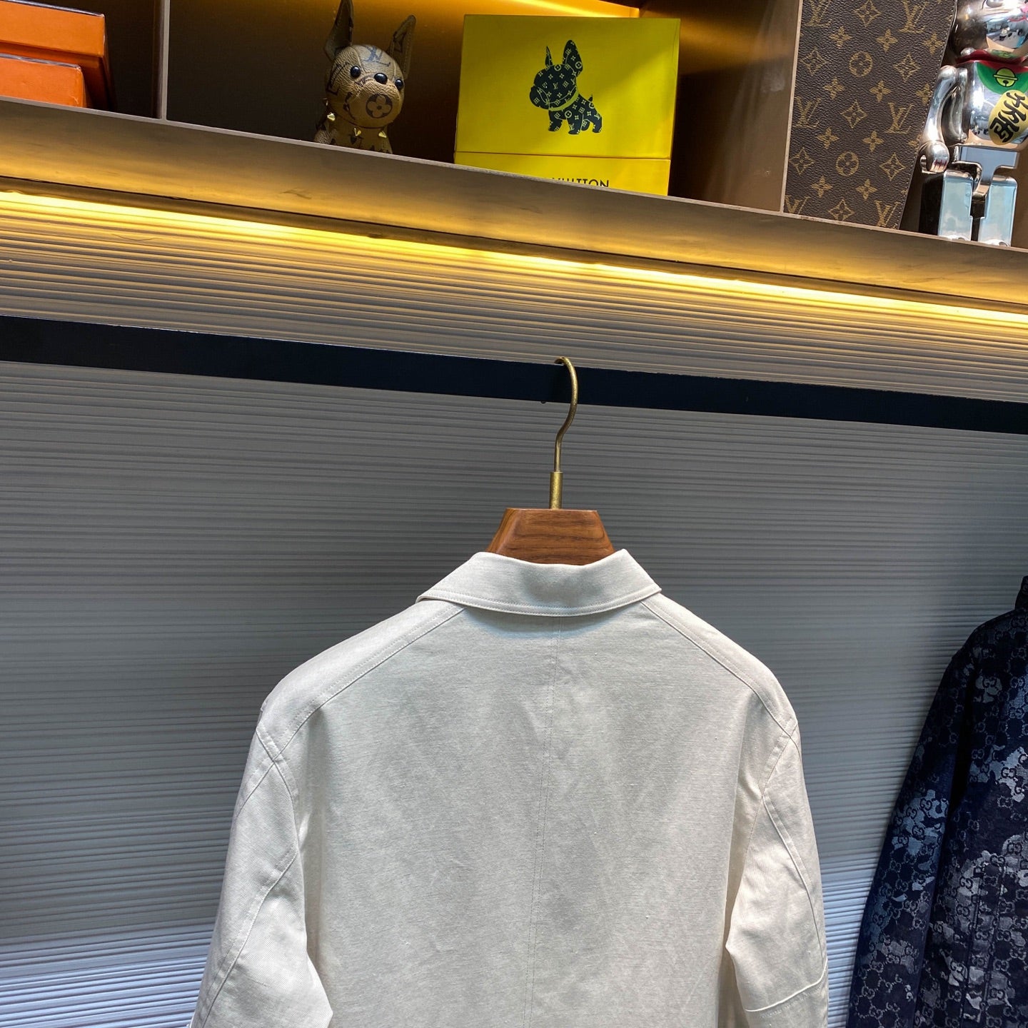라벨 자켓 (label jacket)