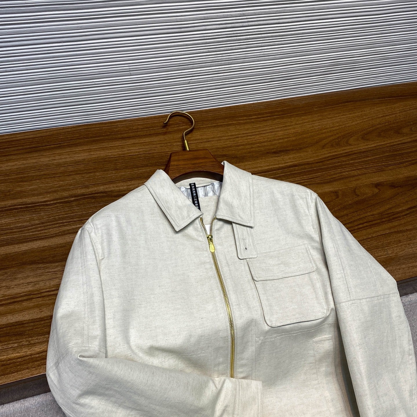 라벨 자켓 (label jacket)