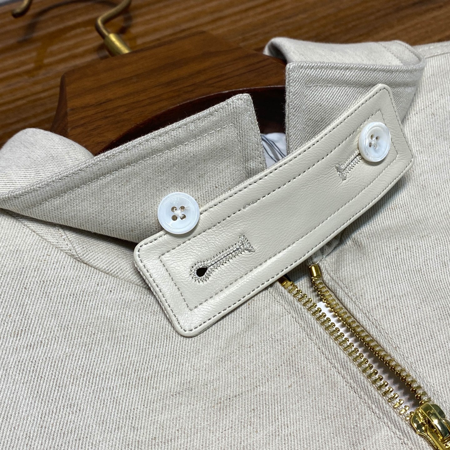 라벨 자켓 (label jacket)