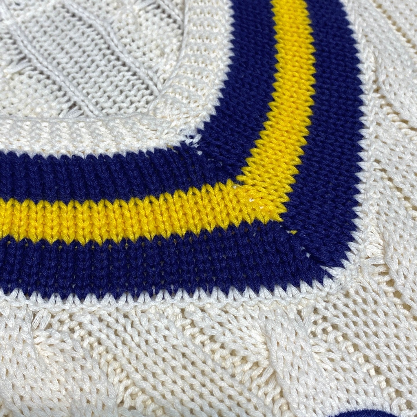 울 블렌드 스웨터 (컬러 블록 V넥)