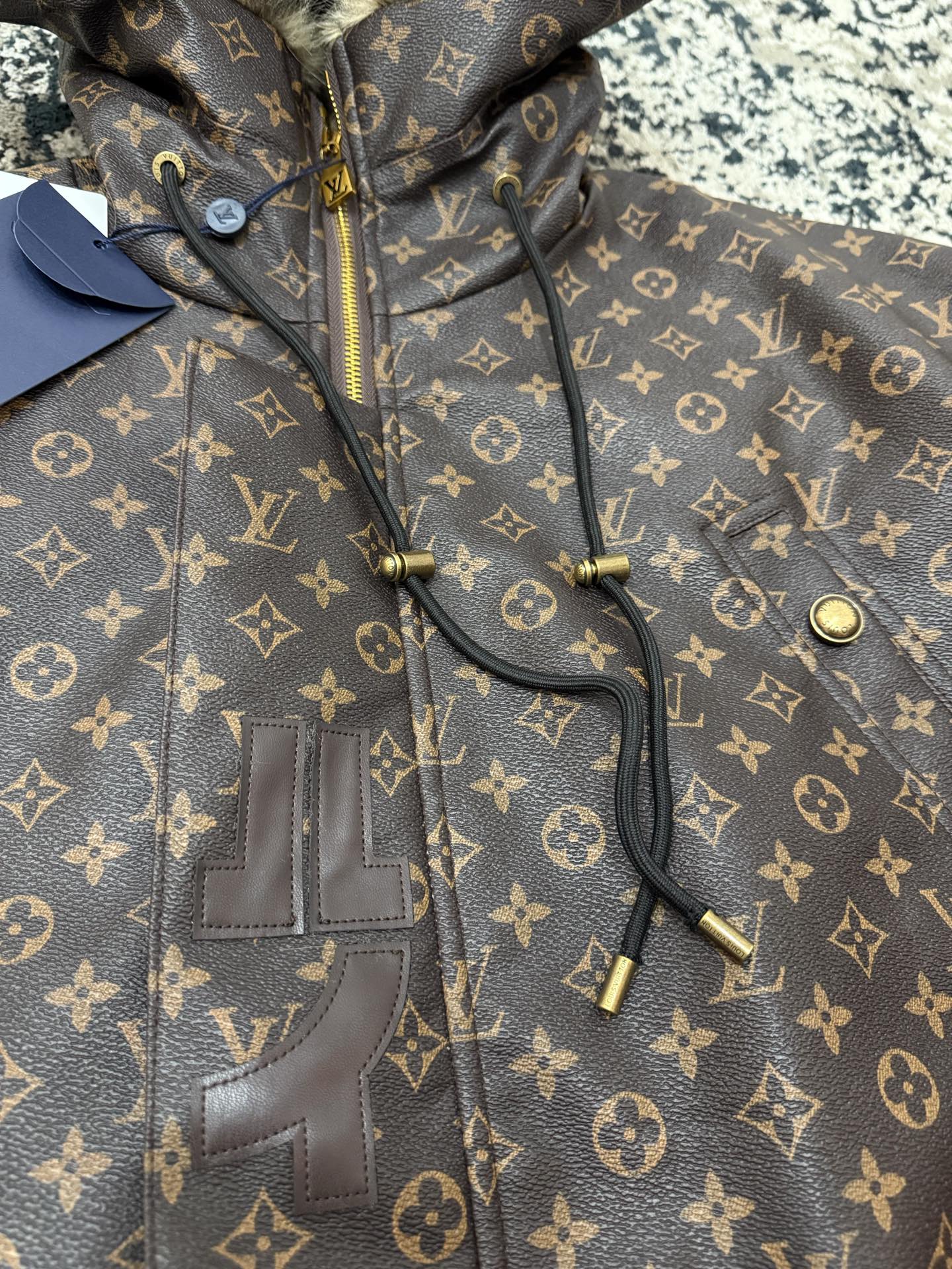 니고 무스탕 (Nigo Mustang)