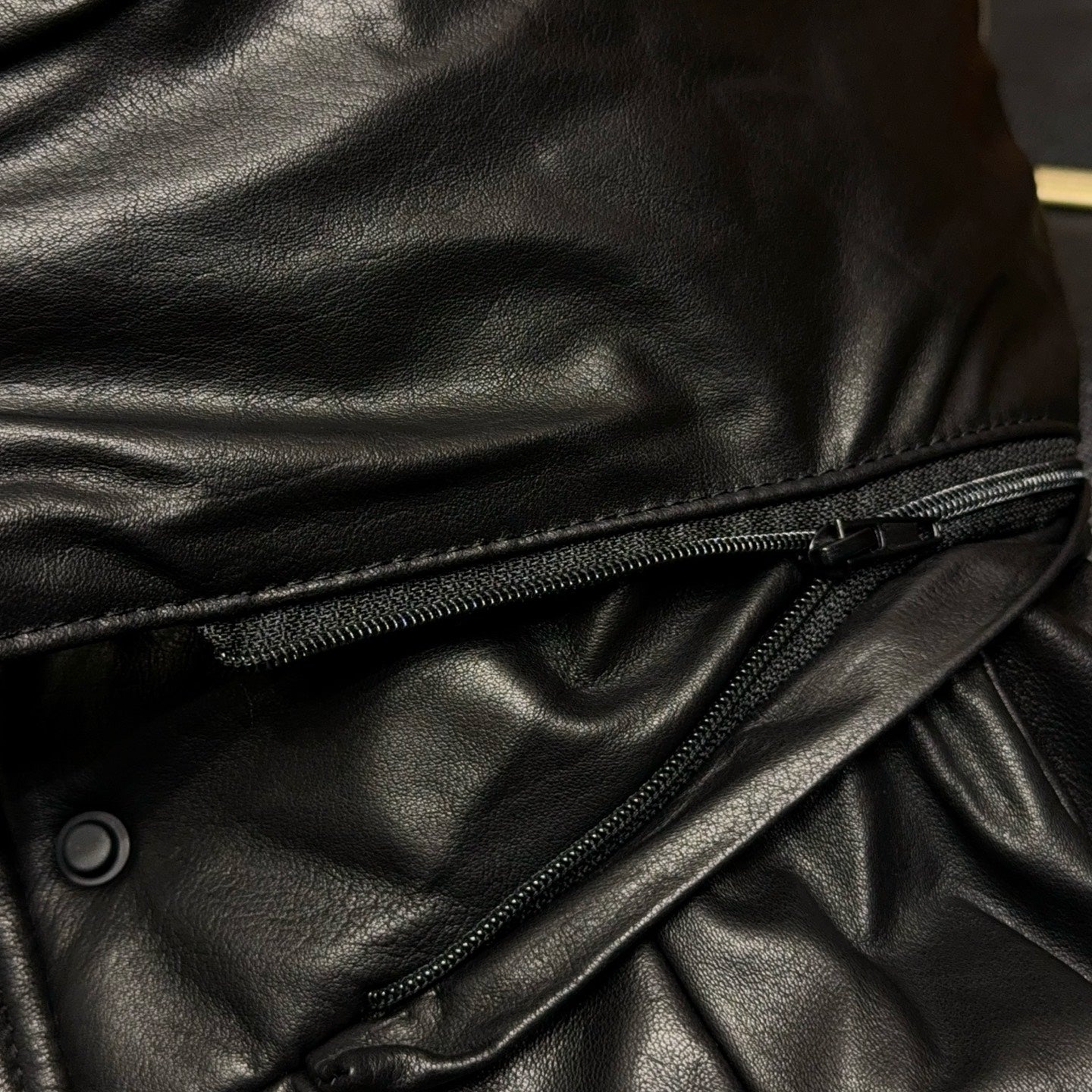 롱 트렌치 레더코트 (Long trench leather coat)