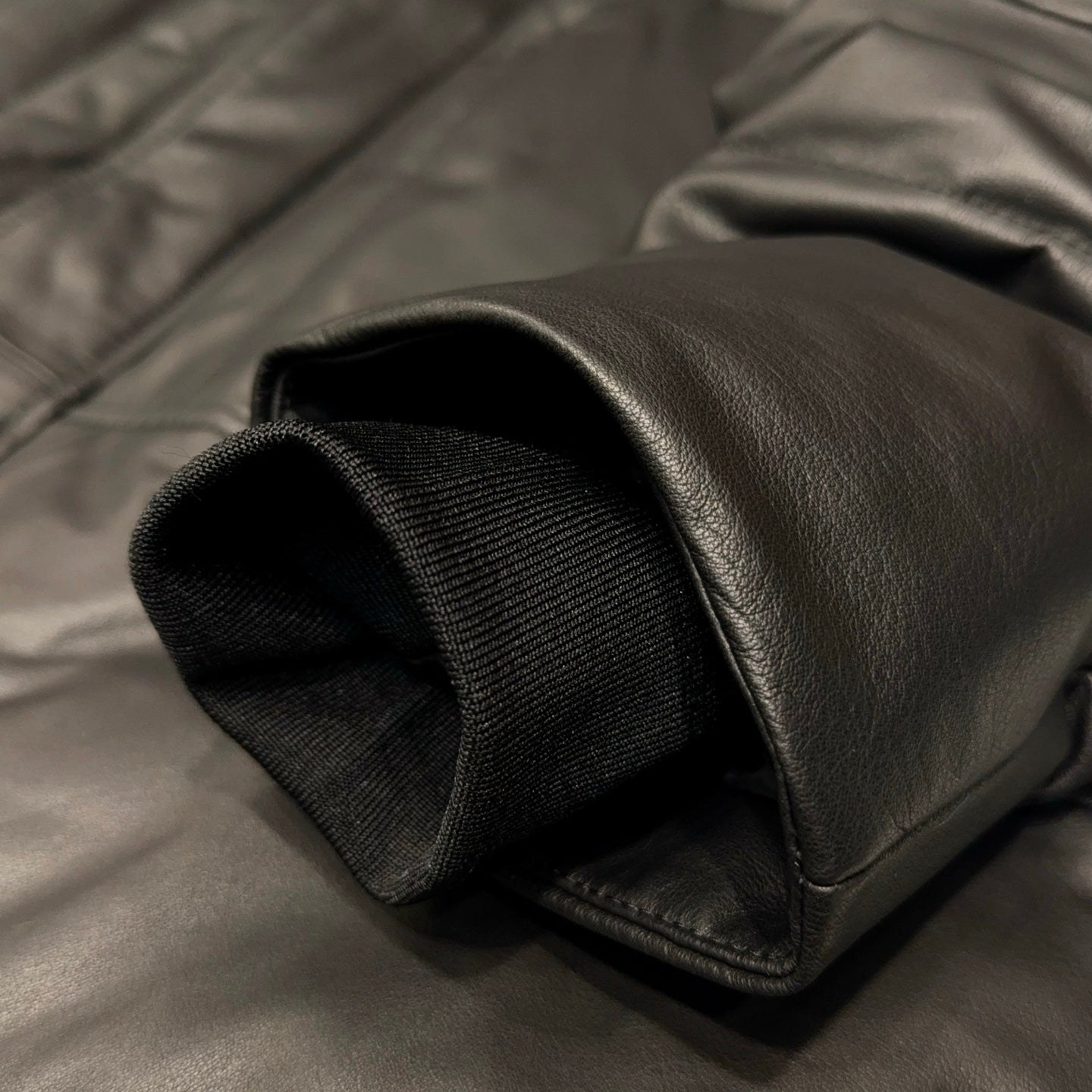 롱 트렌치 레더코트 (Long trench leather coat)