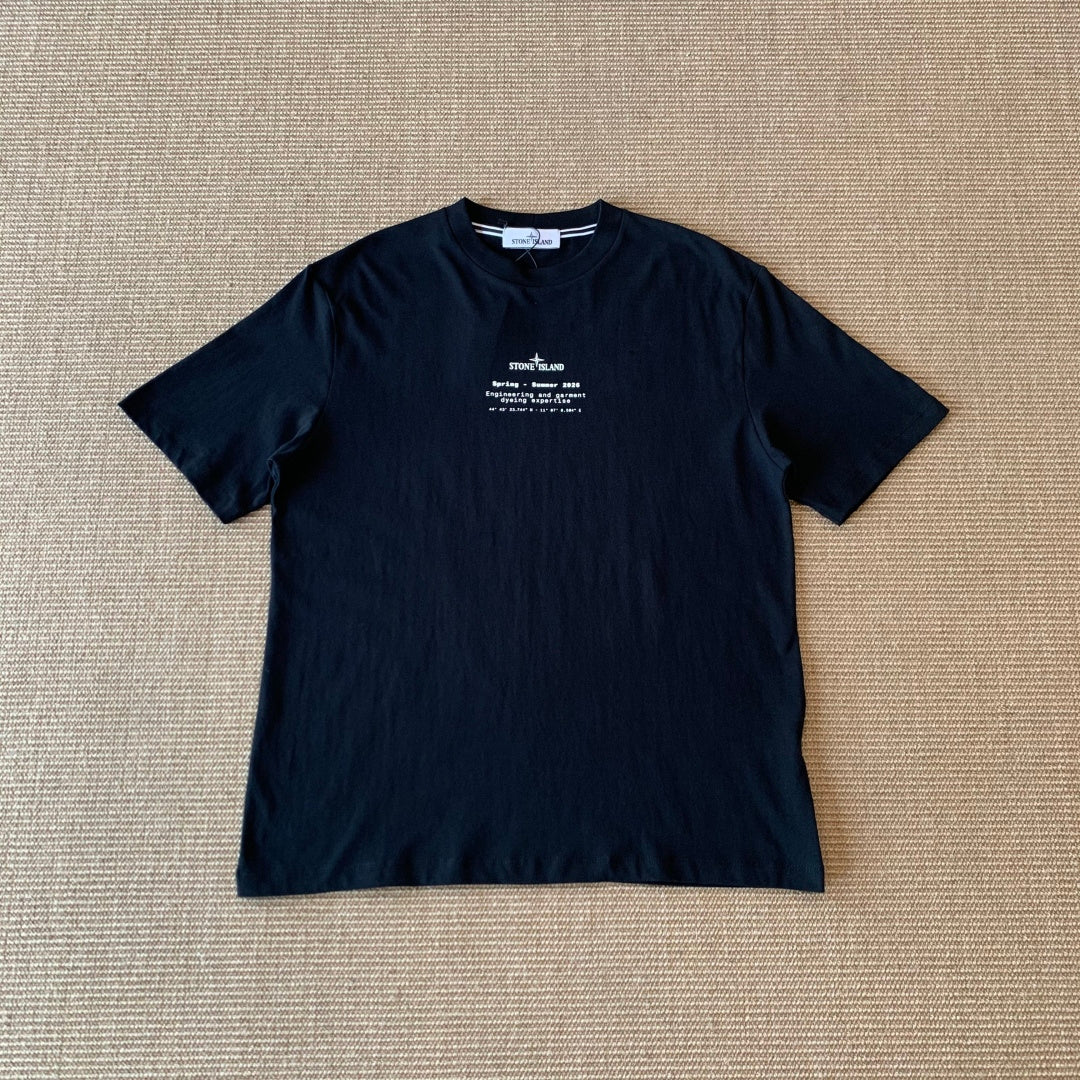 디스트레스드 티셔츠 (Distressed T-shirt)