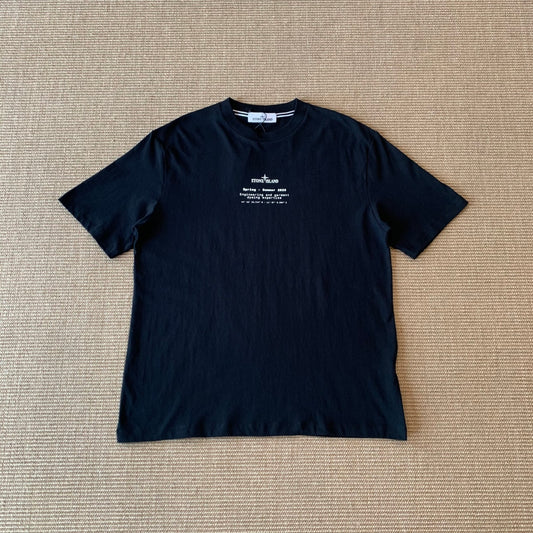 디스트레스드 티셔츠 (Distressed T-shirt)