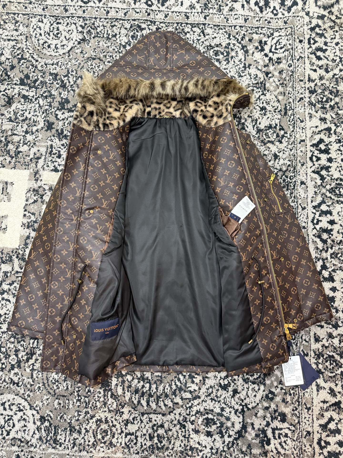니고 무스탕 (Nigo Mustang)