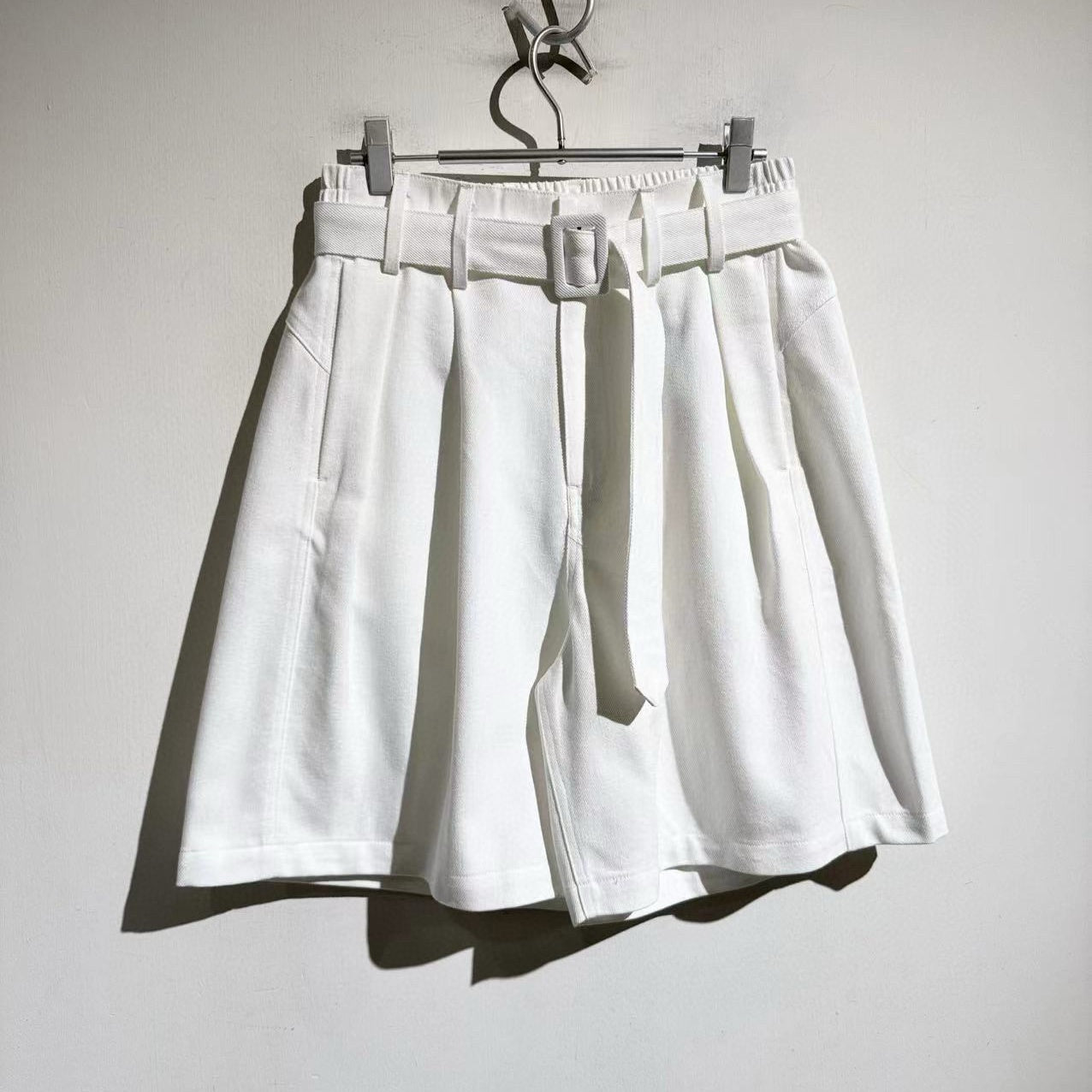 와이드 레그 숏팬츠 (Wide leg shorts)