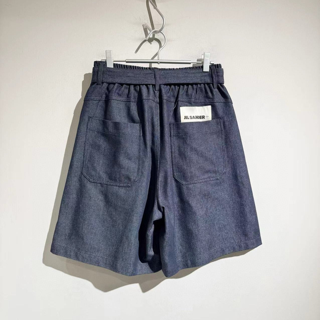 와이드 레그 숏팬츠 (Wide leg shorts)