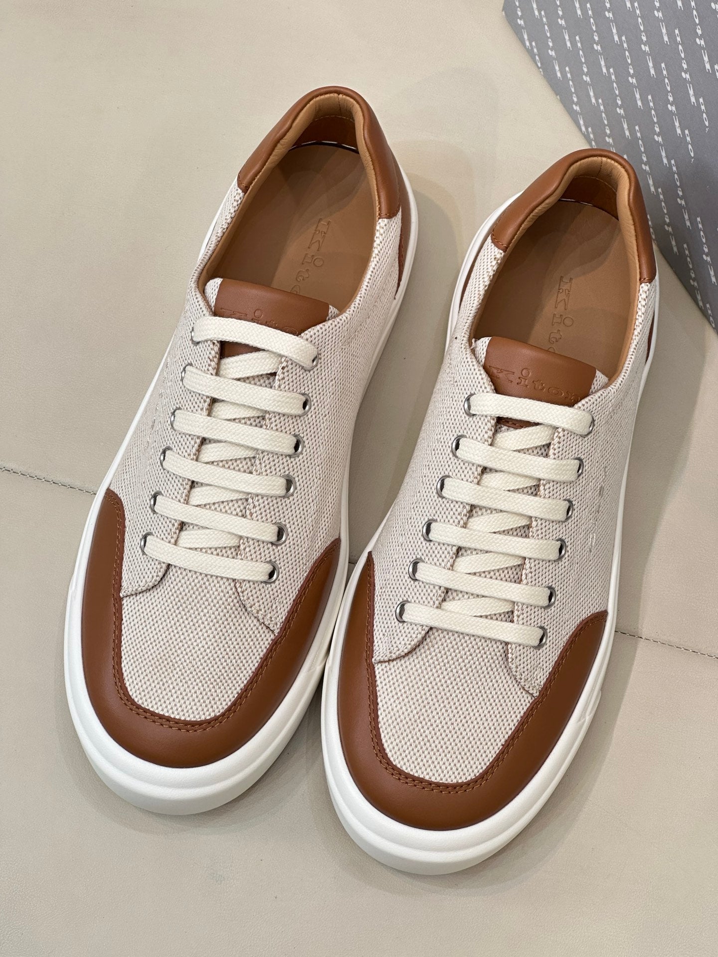 컬러블록 스니커즈 (Colorblock sneakers)