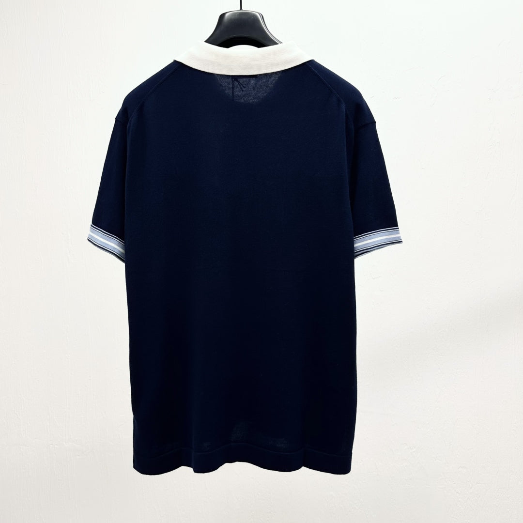 자수 티셔츠 (embroidered t-shirt)