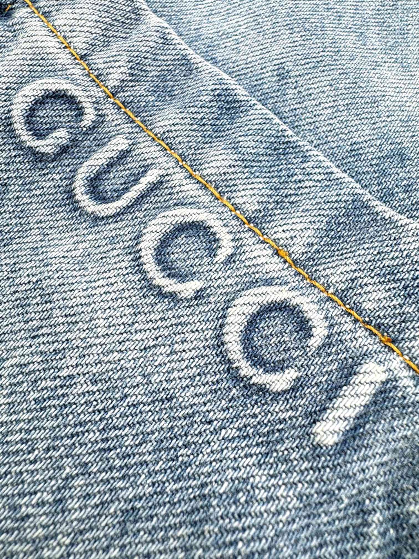 엠보싱 데님셔츠 (Embossed denim shirt)