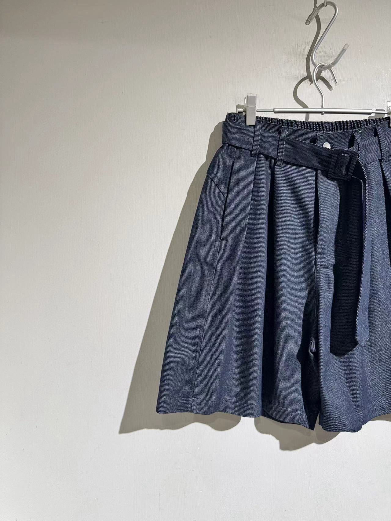 와이드 레그 숏팬츠 (Wide leg shorts)