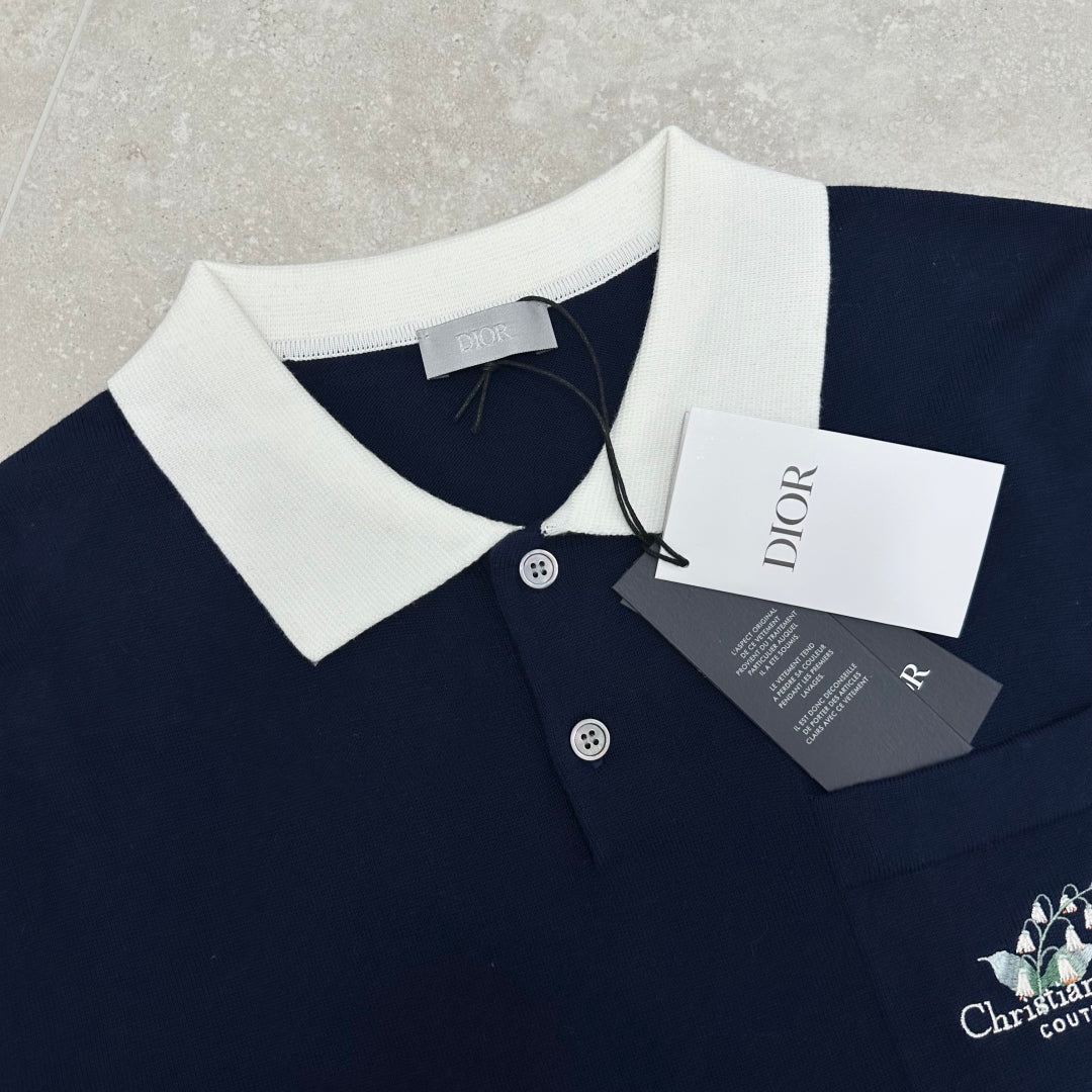 자수 티셔츠 (embroidered t-shirt)