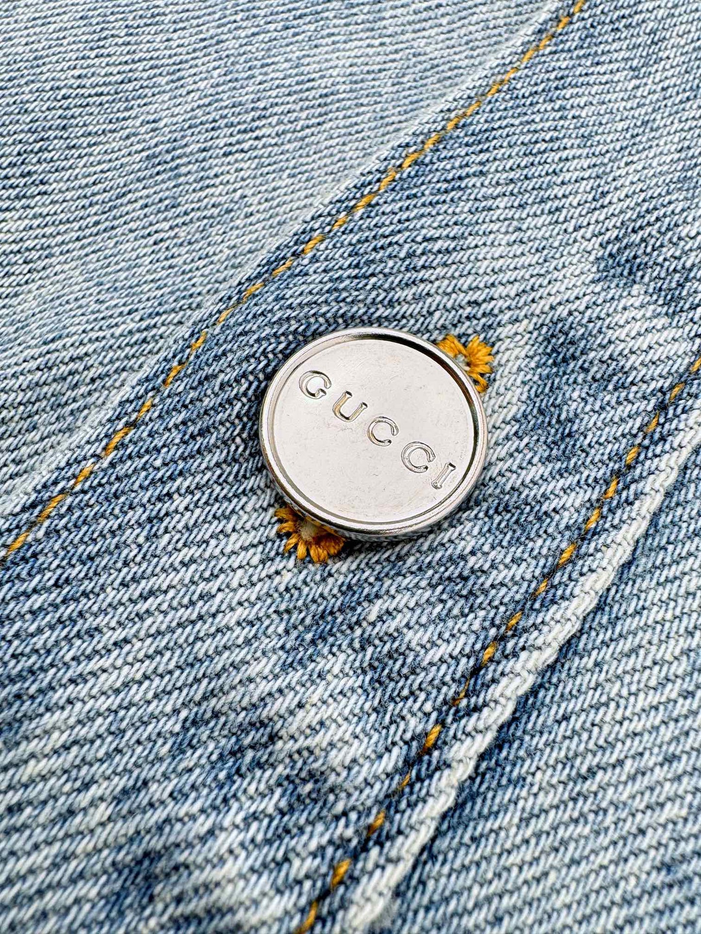 엠보싱 데님셔츠 (Embossed denim shirt)