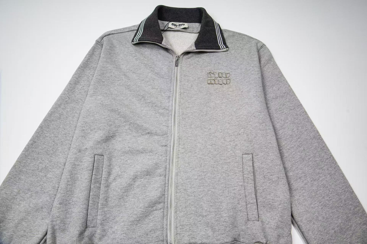 아플리케 집업 (Applique Zip-up)