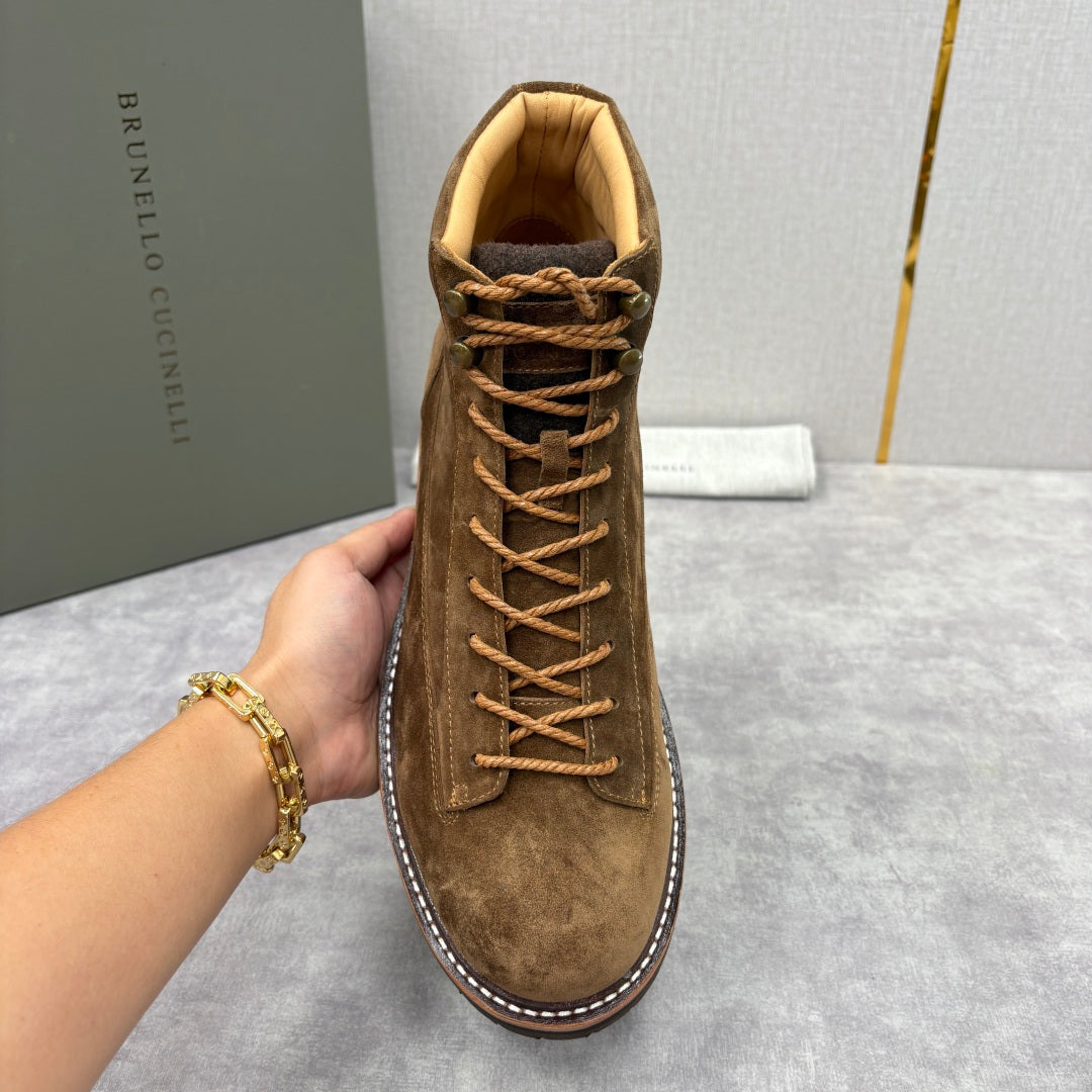 하이킹 부츠 (hiking boots)