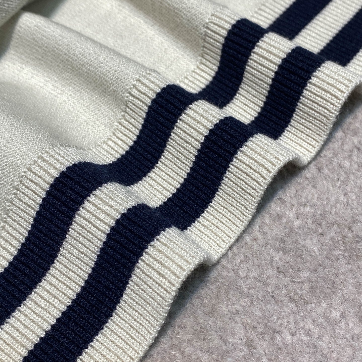 텐셀 블렌드 니트 (Tencel blend knit)