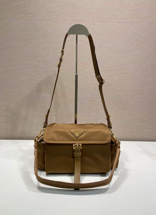 포켓 토트백 (Pocket Tote Bag)