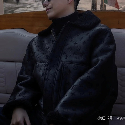 엠보싱 무스탕 (Embossed Mustang)