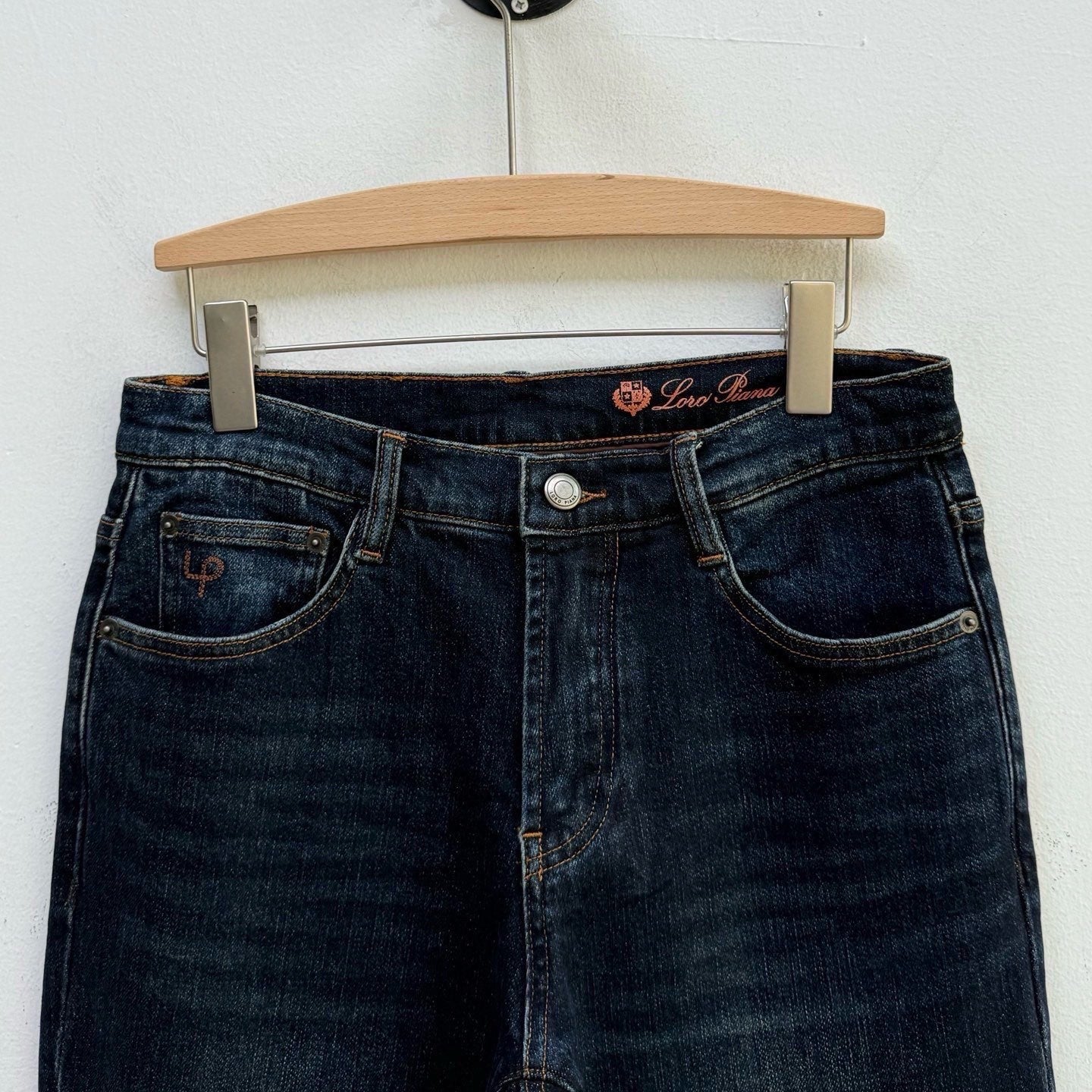 스트레이트 청바지 (straight jeans)