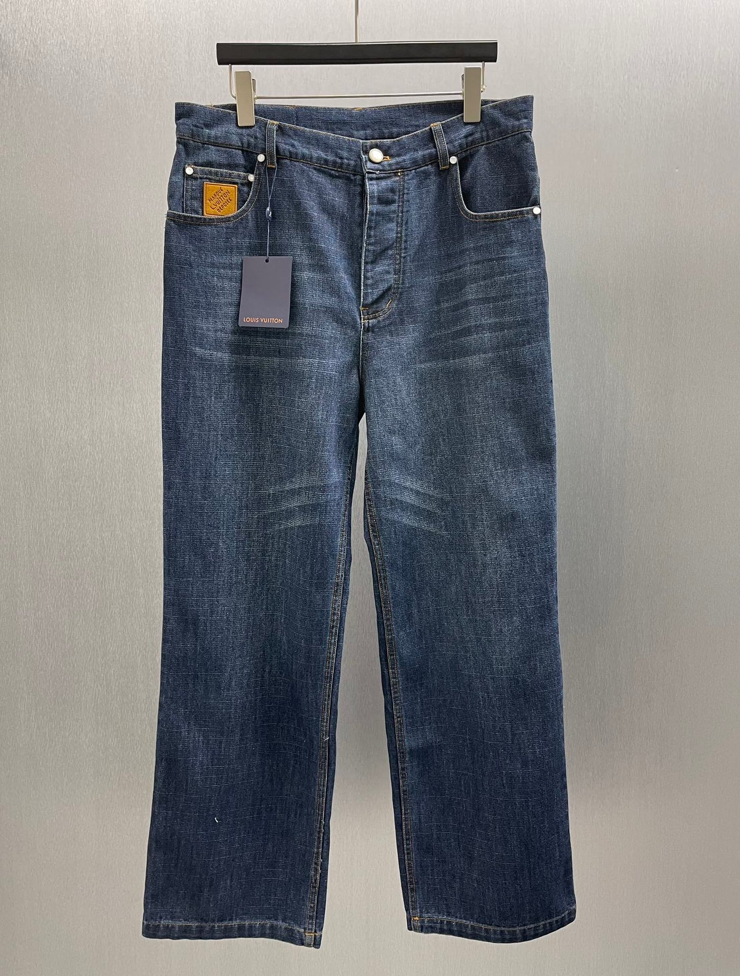 루 워시드 데님진 (Lou Washed Denim Jeans)