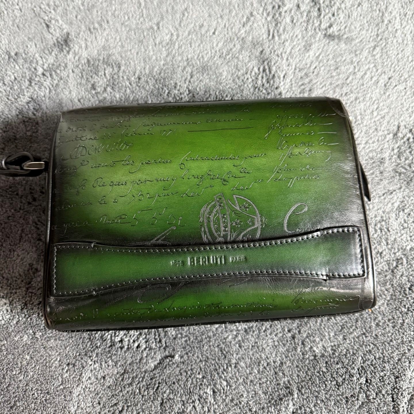 스크리토 클러치백 (Scritto Clutch Bag)