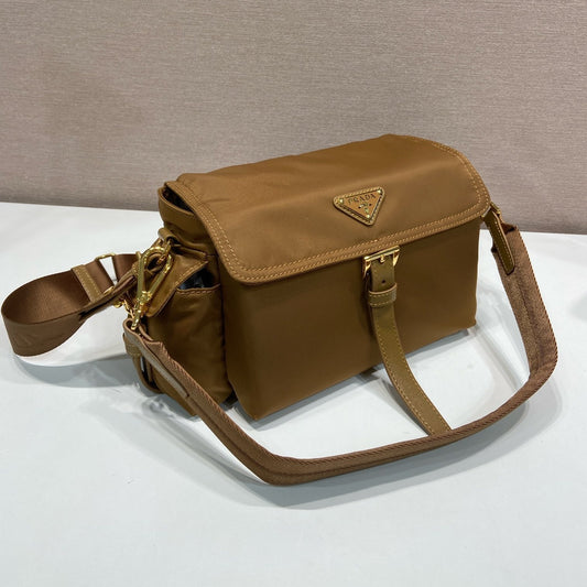 포켓 토트백 (Pocket Tote Bag)