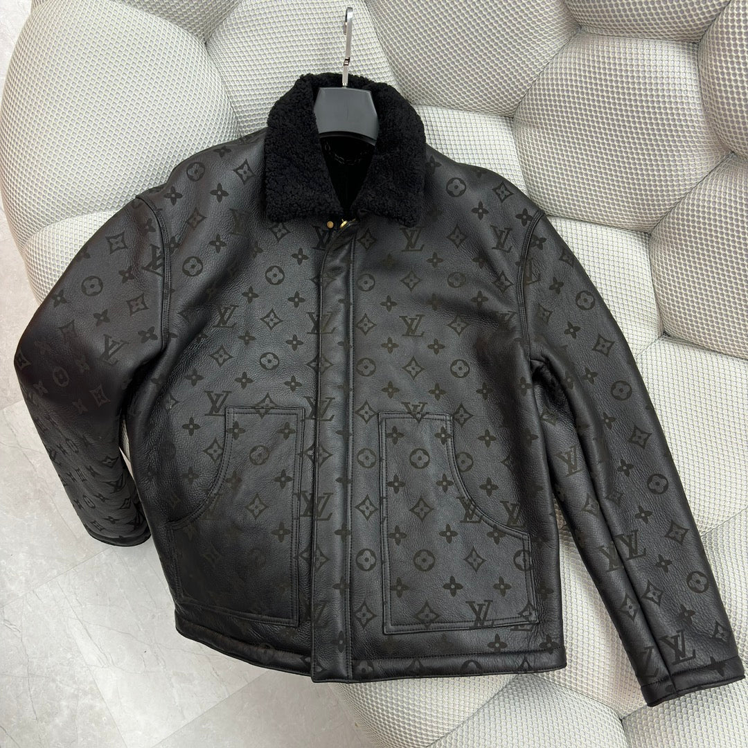 엠보싱 무스탕 (Embossed Mustang)