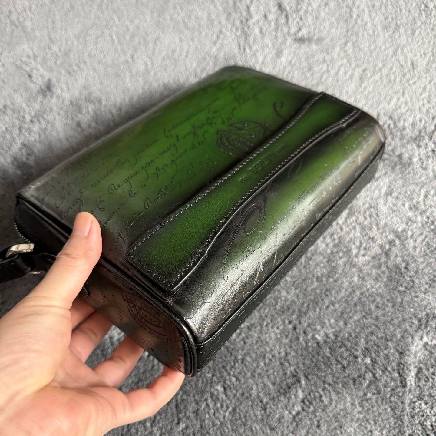스크리토 클러치백 (Scritto Clutch Bag)