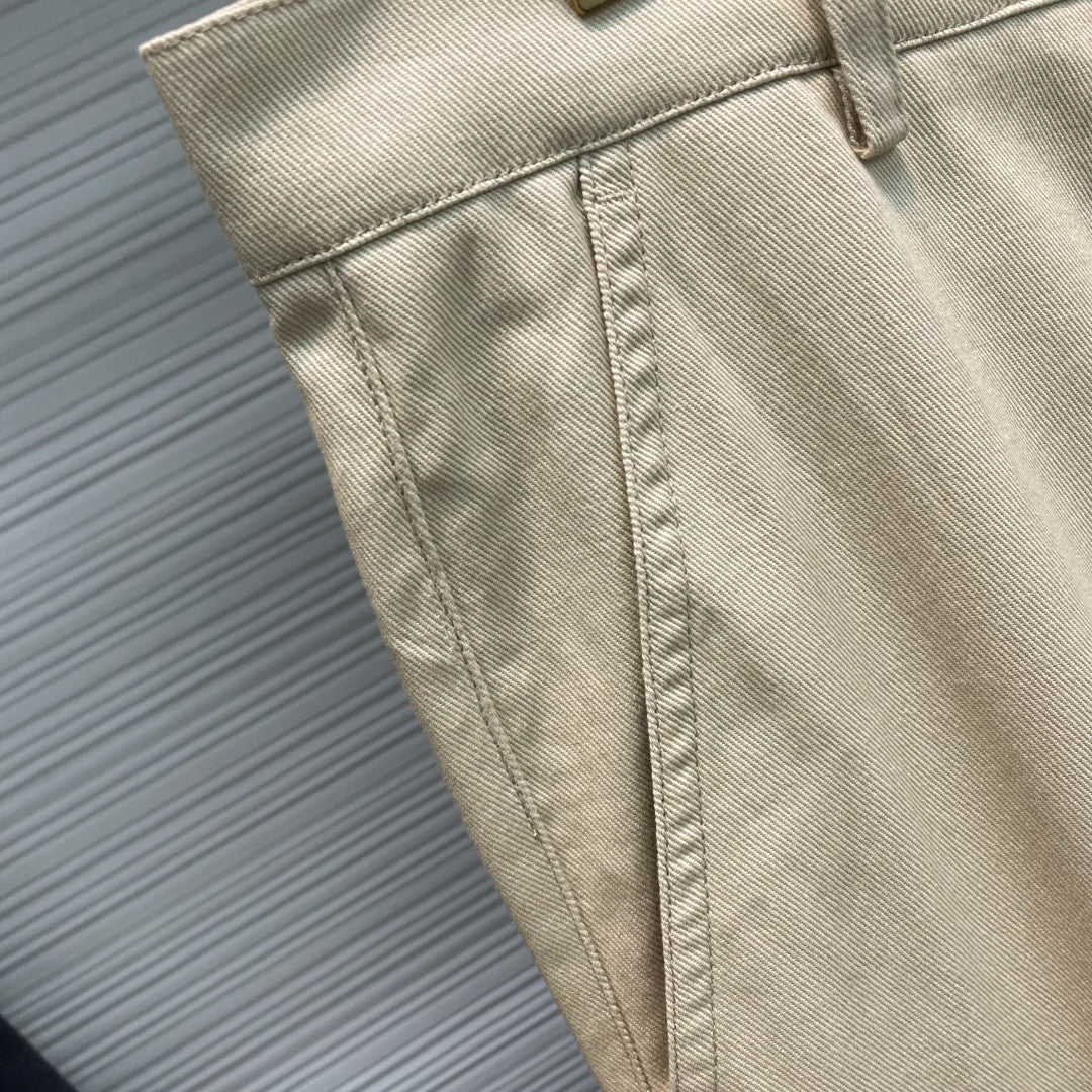 플레이트 팬츠 (Pleated pants)