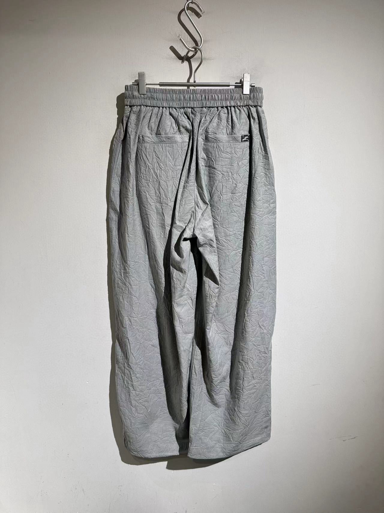 루즈 스트레이트팬츠 (Loose straight pants)