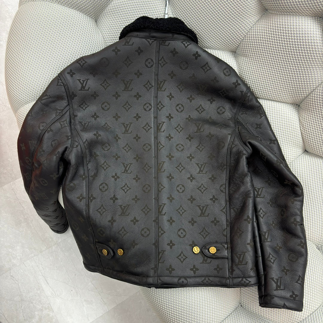 엠보싱 무스탕 (Embossed Mustang)