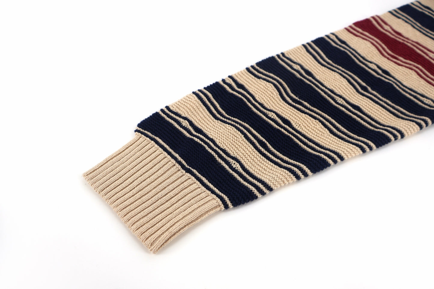 디스토디드 니트 (Distorted knit)