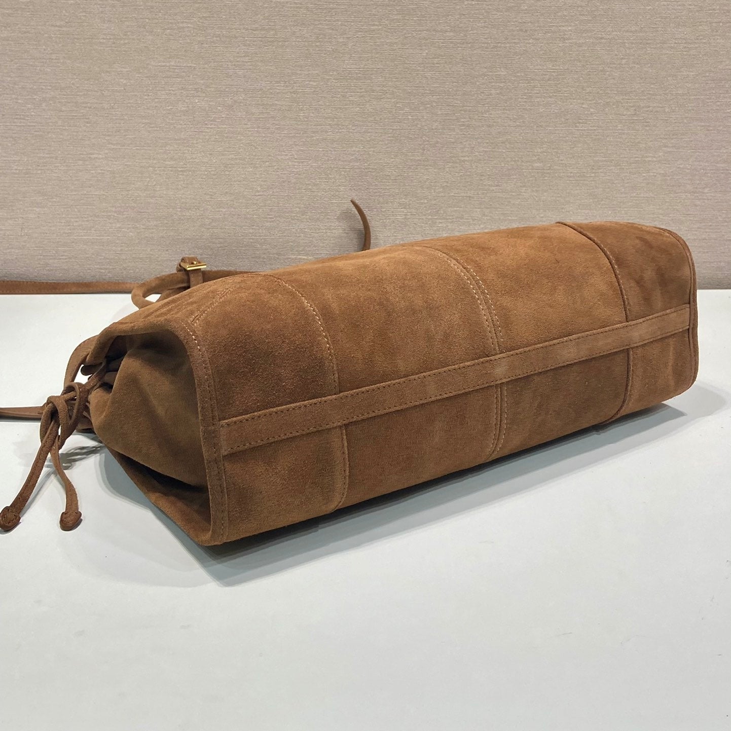 스웨이드 토트백 (Suede tote bag)