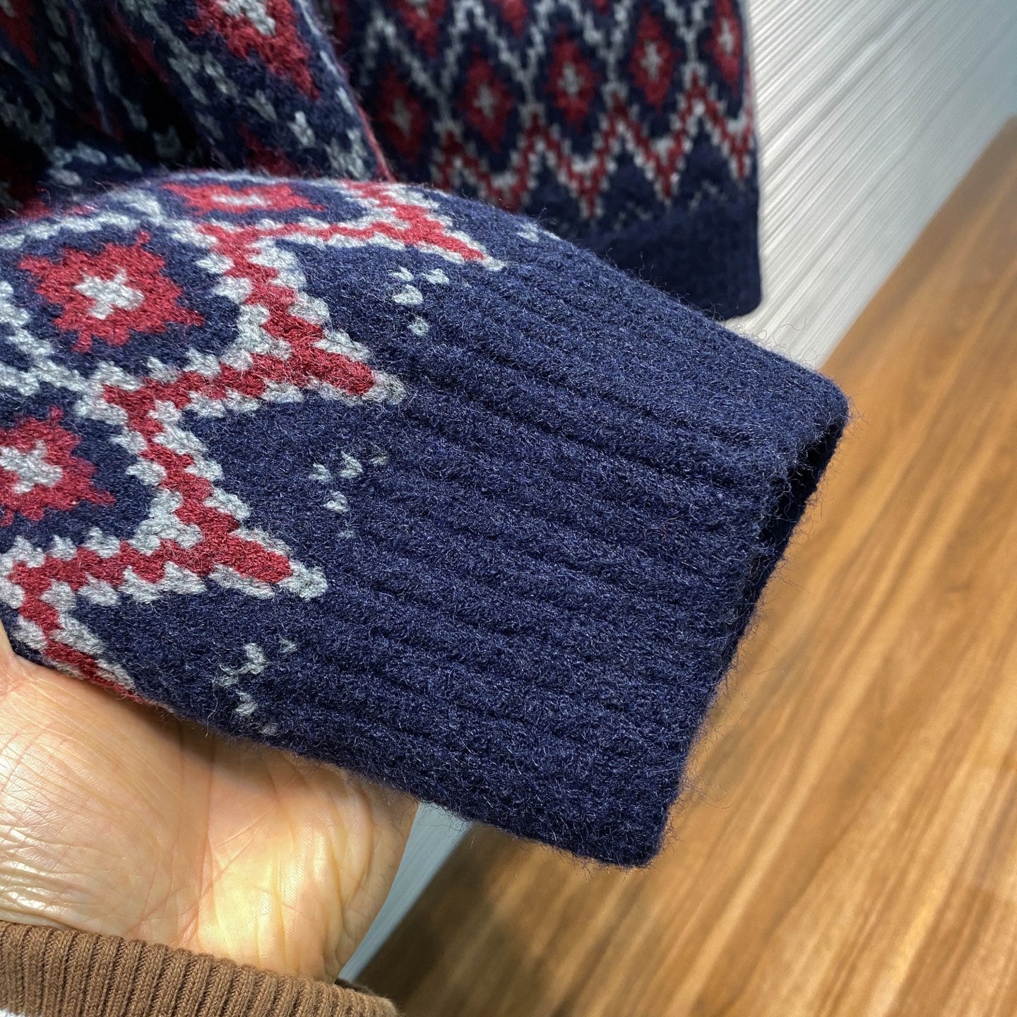 페어 아일 가디건 (Fair Isle Cardigan)