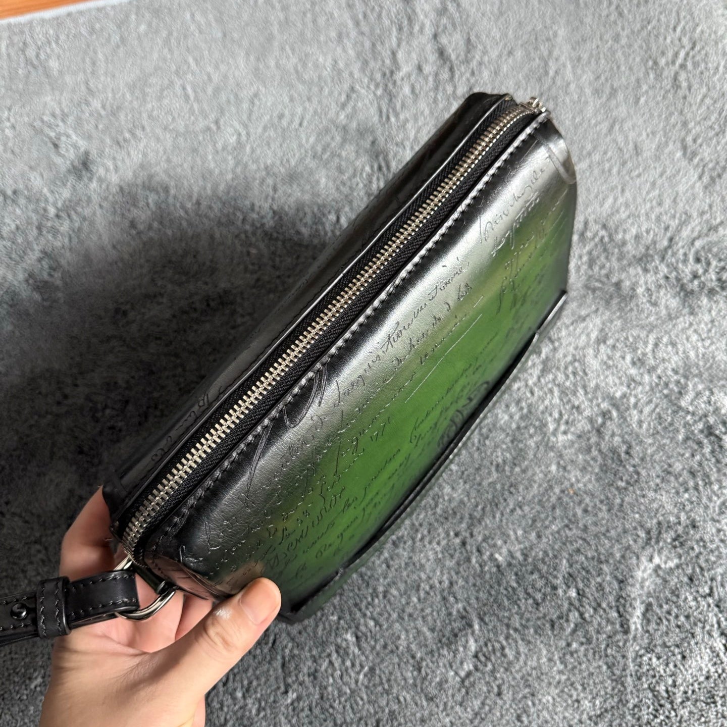스크리토 클러치백 (Scritto Clutch Bag)
