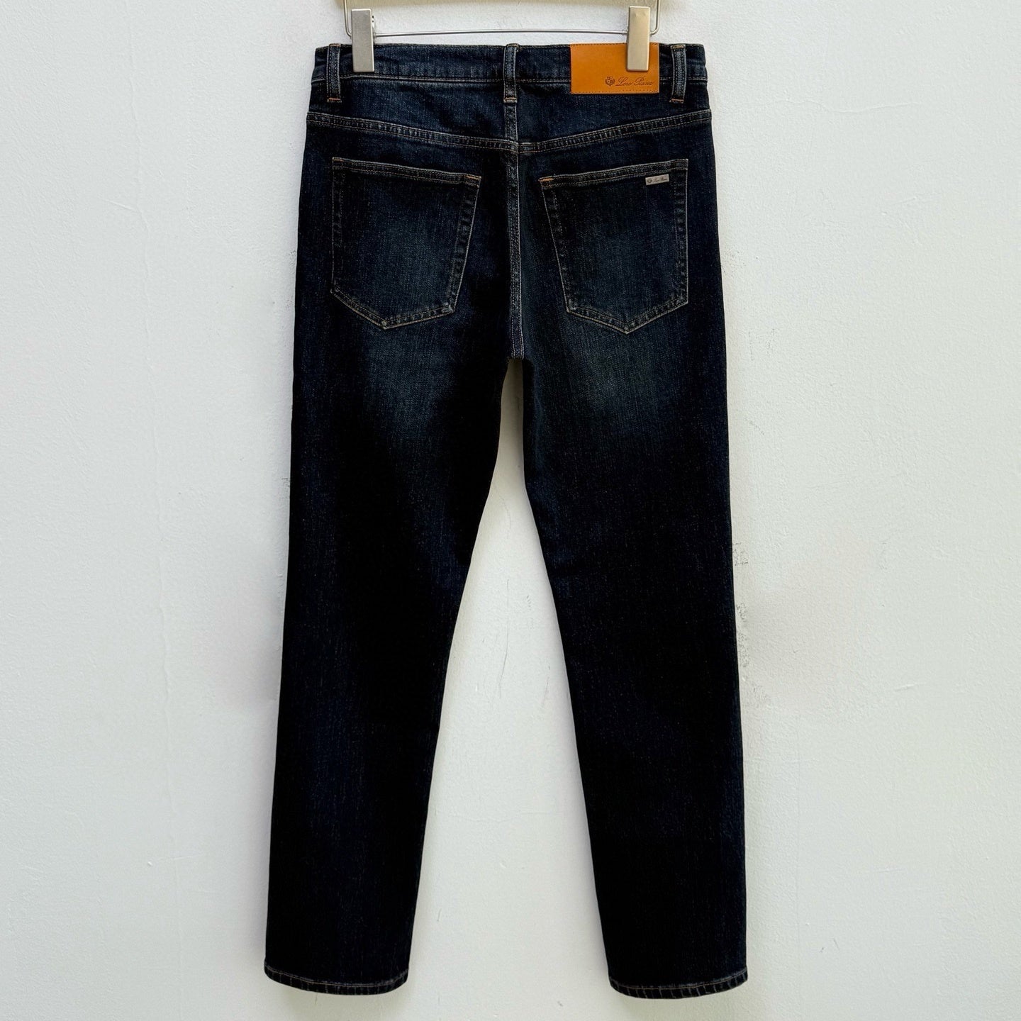 스트레이트 청바지 (straight jeans)